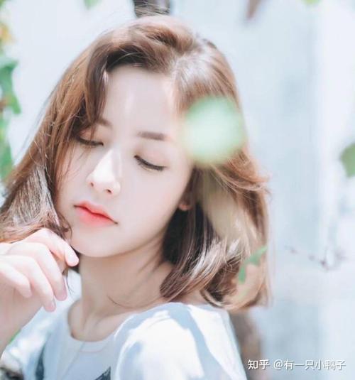 杨幂素颜照(杨幂素颜照对比惊人)