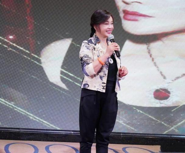 玛吉 吉伦哈尔 玛吉 吉伦哈尔